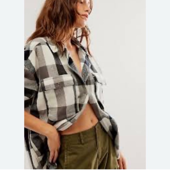 NWOT We The Free Izzie Cargo ShirtWe The Free - Black & White